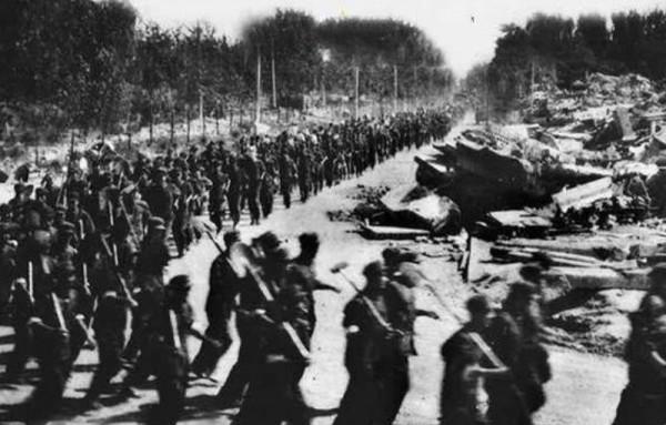 18歲姑娘挖出2噸銀元，背後隱藏32年秘密，上交國家後結局如何？