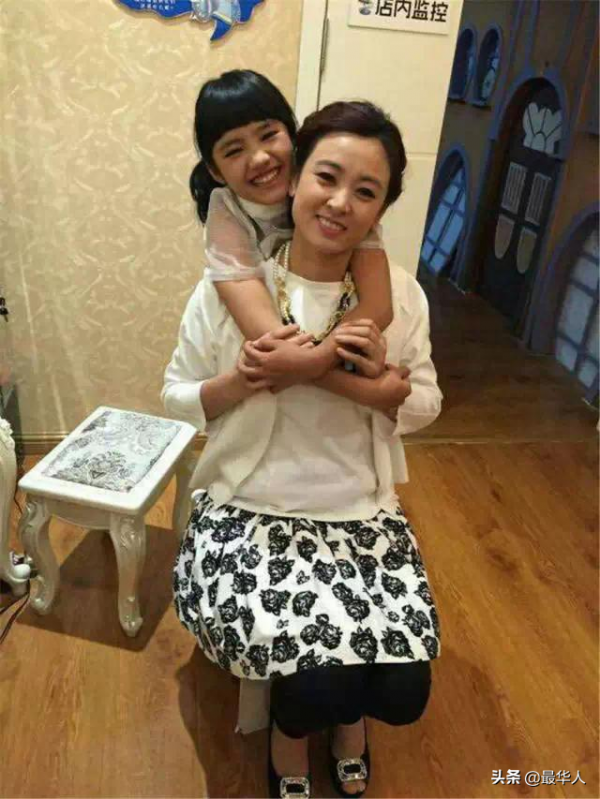 變形計主角今昔對比：最美農村女孩，被城市媽媽寵成公主