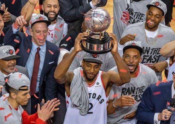 2011選秀15順位的倫納德2冠2FMVP，在他之前的球員成就如何？