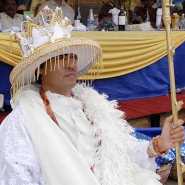 山東小夥當上非洲酋長,封地百畝妻妾成群,他究竟是如何成功的? 山東小夥當上非洲酋長,封地百畝妻妾成群,他究竟是如何成功的?