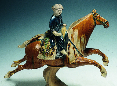 古玩珍品唐三彩,千萬不要擺放在家中!鑑賞即可,免犯大忌 古玩珍品唐三彩,千萬不要擺放在家中!鑑賞即可,免犯大忌