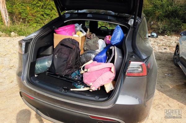 2天暴走500公里，特斯拉Model Y的好與不好，我都試出來了