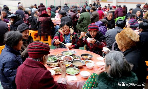 農村老人10天隨21個禮，送出禮錢5800元，真無奈