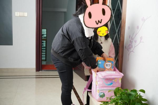 輕鬆揹負,健康成長,給小外甥女的生日禮物——GMT for Kids小方包 輕鬆揹負,健康成長,給小外甥女的生日禮物——GMT for Kids小方包