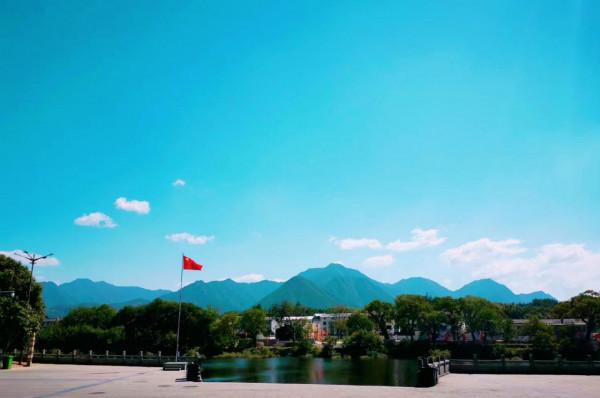 道家天師後人聚集的村落，村中全年無蚊子，當地人很長壽