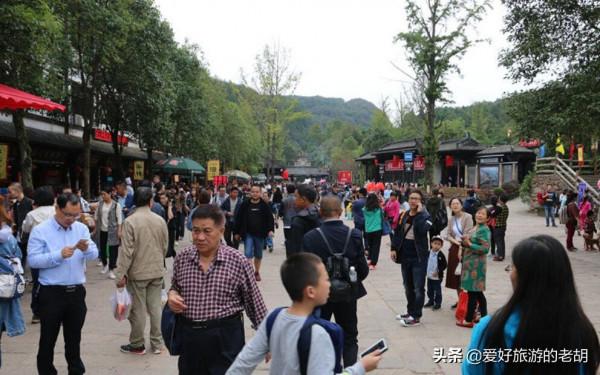 曾經遊人如織的四川古鎮,300家飯店賓館,如今街道上游客稀少 曾經遊人如織的四川古鎮,300家飯店賓館,如今街道上游客稀少