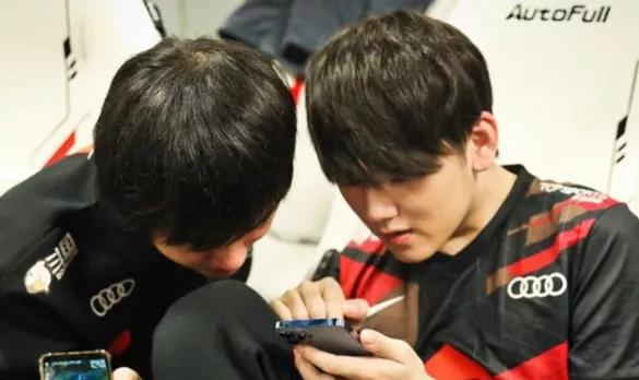 左手選擇留隊，相當於放棄了1500-2000萬