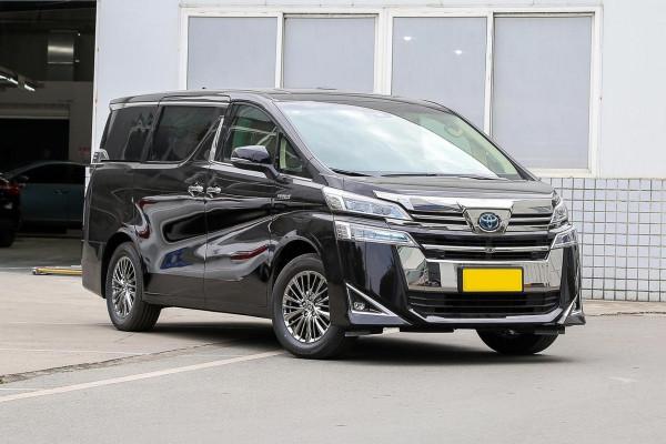 不加價的豐田“保姆車”，後排配航空座椅，油耗7.1L，實拍威爾法