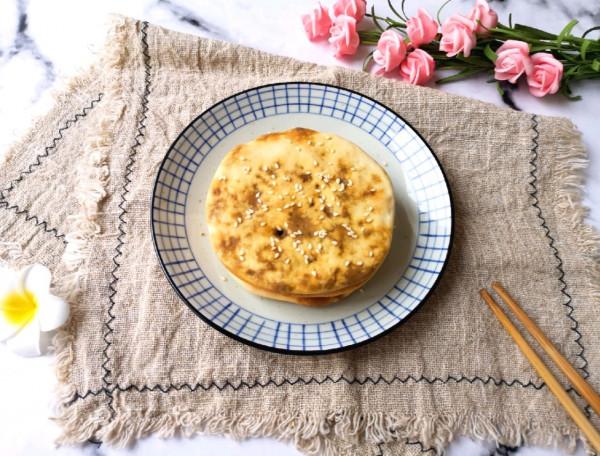 自制梅菜肉醬燒餅，在家也能吃到特色小吃，鮮香適宜，味道很棒