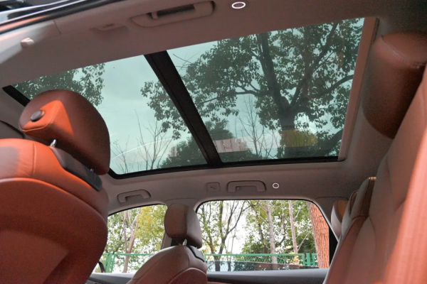 二手準新奧迪Q7,內飾貼膜、腳墊通鋪,不容錯過 二手準新奧迪Q7,內飾貼膜、腳墊通鋪,不容錯過