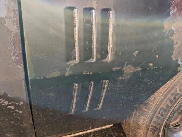 被時間遺忘的1967 年龐蒂亞克火鳥，經過修復即可重新上路行駛