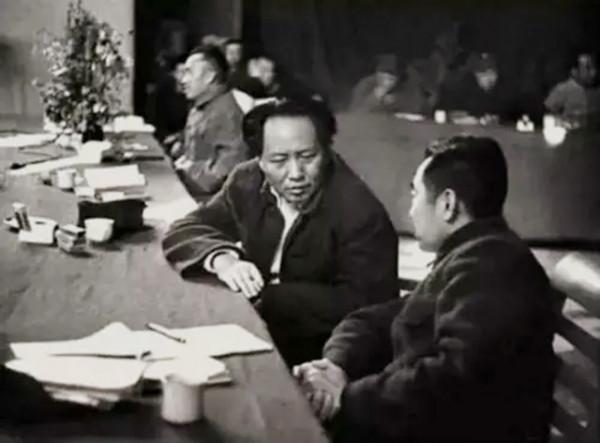 延安農民在街上罵毛主席，毛主席聽後什麼反應？