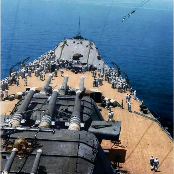 二戰最抗打的“武藏號”戰列艦，被200多架戰機轟炸了5波才沉沒