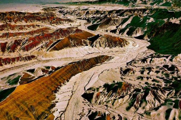 雪映丹霞，是夢境，也是仙境