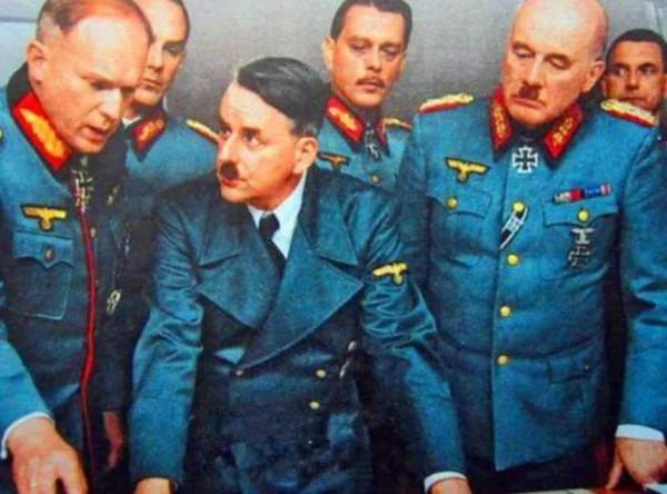 犧牲7條人命，從湖中撈出18箱納粹財寶，開啟一看，裝滿30億假鈔