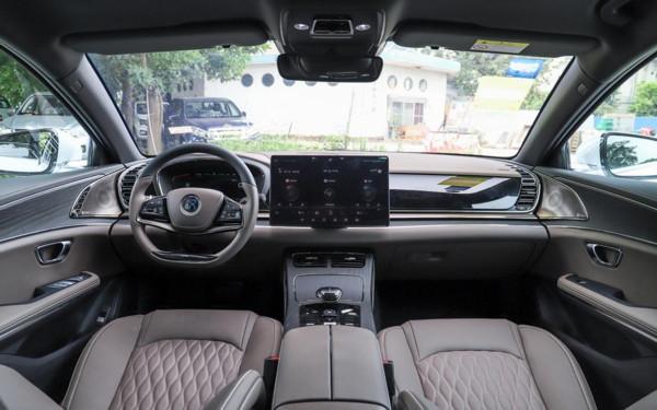 為中國轎車的明天而戰！這些高顏值的國產家轎，你最看好哪臺？