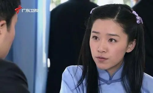 女學生別硬演！強裝嫩的比紅燒肉還油膩，有人卻似清泉，美了歲月