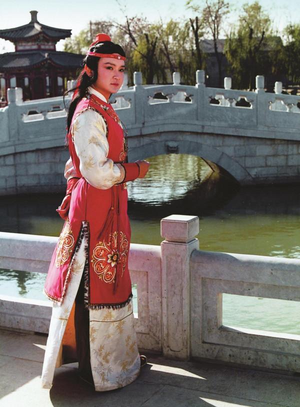 23歲爆紅，娶18歲初戀，28歲兒子夭折，歐陽奮強如今怎樣了？