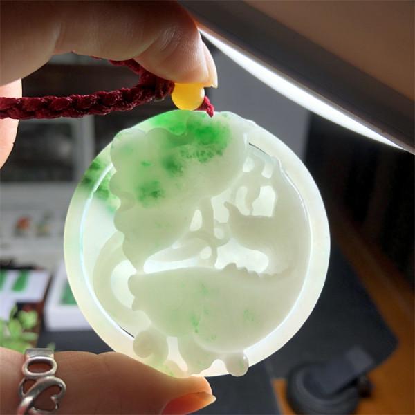 「翡翠」創匯期飄陽綠“連年有餘”翡翠圓佩 「翡翠」創匯期飄陽綠“連年有餘”翡翠圓佩