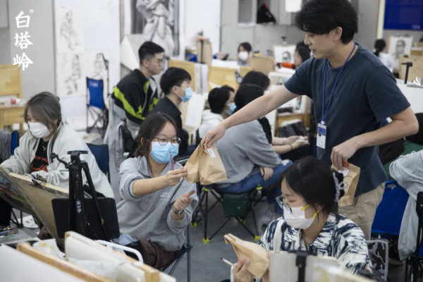 心有光華月自明 | 中秋佳節,白塔嶺的家人們節日快樂 心有光華月自明 | 中秋佳節,白塔嶺的家人們節日快樂