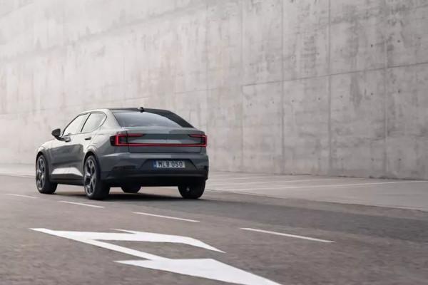 “穿”蘋果草莓、拎蘆筍包包、塗胡蘿蔔口紅，可持續時尚就是那麼瘋狂