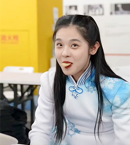 從舉牌小姐姐的服裝變化，看奧運會中國風的潮流變遷，傳承中創新