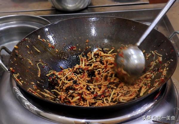 魚香肉絲怎麼做才好吃，原來肉絲滑油很關鍵，廚師長教你烹飪技巧