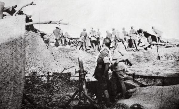 他是原北京軍區司令，42歲授上將，64歲任副總參謀長，長子是少將