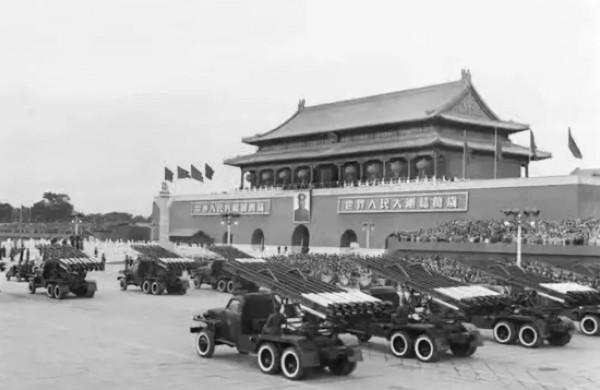 安徽老漢異鄉餵馬8年,直到中央派專車請走,村民才知其身份不簡單