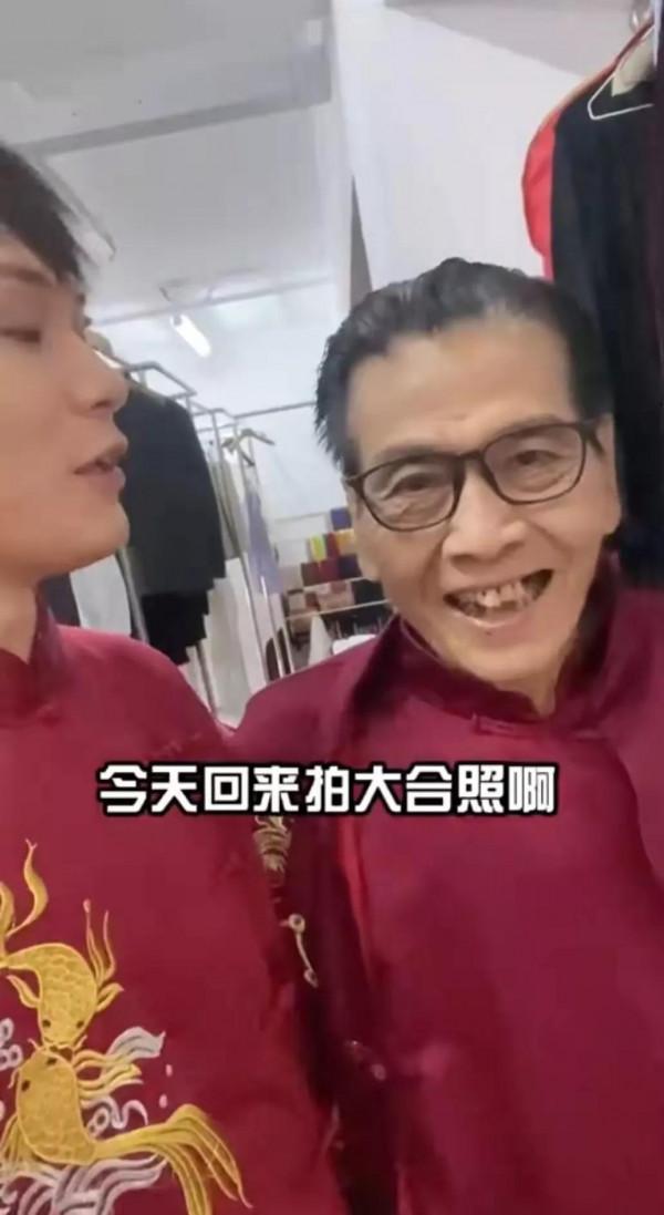 《外來媳婦本地郎》拍復古時裝全家福,康伯康嬸又回來了 《外來媳婦本地郎》拍復古時裝全家福,康伯康嬸又回來了