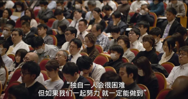 下嫁毀容男、喪子又殘疾、一家10口蝸居破房50年，她卻說無比幸福