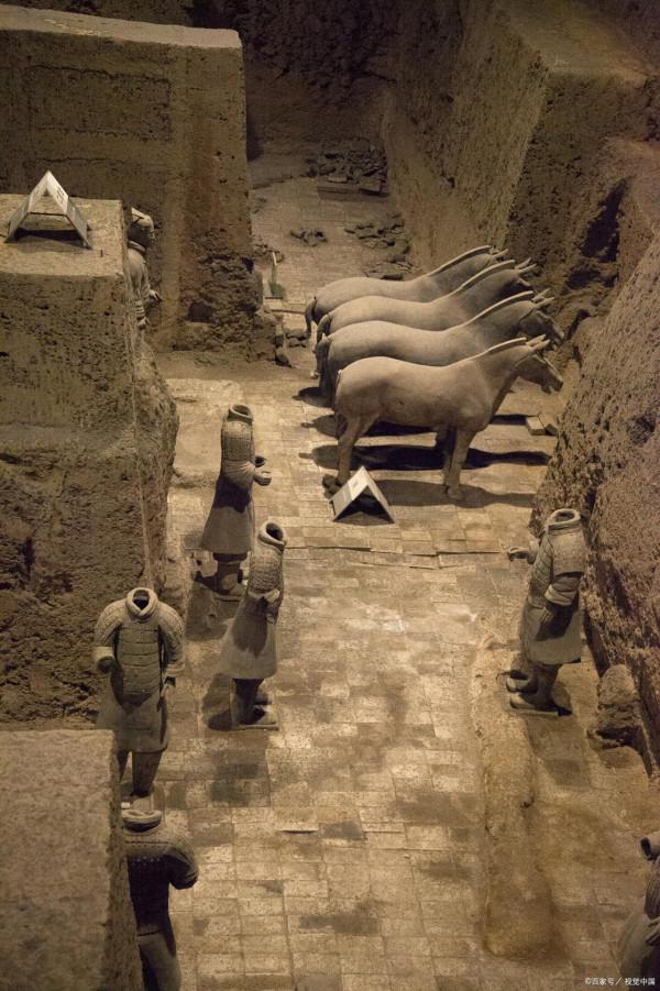 神秘莫測的秦始皇陵 神秘莫測的秦始皇陵