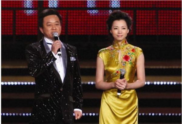 兩位最熟悉的著名央視主持人，原來是夫妻關係，你能想象的到嗎？