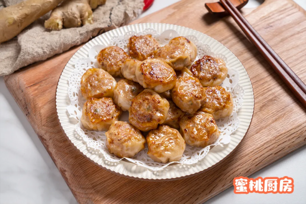 頂飽早餐第一名!一捏一煎就搞定!一口一個吃不停 頂飽早餐第一名!一捏一煎就搞定!一口一個吃不停