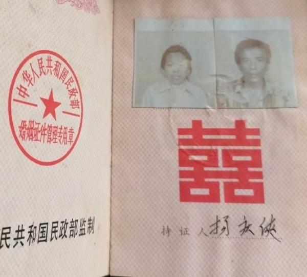 像狗一樣，被拴鐵鏈，生育8孩的女人，她救了誰？