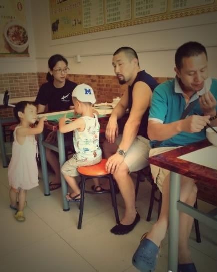 一覺醒來，“眯眯眼”淪為全民公敵？這5位小眼明星個個招人喜歡