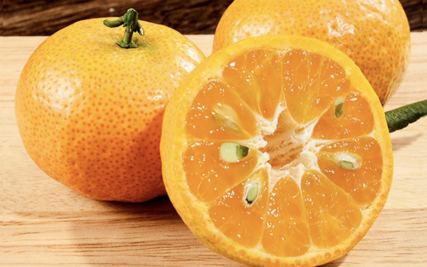 冬至前後，這5種“吉祥果”別忘吃，維C含量高，價格實惠很解饞