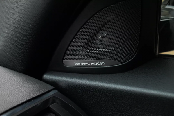 純正寶馬駕控,短小車身,前置後驅,4.2秒破百——二手 寶馬M2 純正寶馬駕控,短小車身,前置後驅,4.2秒破百——二手 寶馬M2