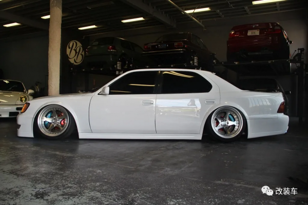 身中VIP劇毒的英菲尼迪Q50車主，即使吃白粥配榨菜也要堅持改裝