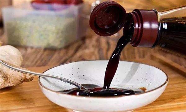 同樣是醬油，&OpenCurlyDoubleQuote;味極鮮&rdquo;和&OpenCurlyDoubleQuote;一品鮮&rdquo;區別挺大，學會再買不吃虧