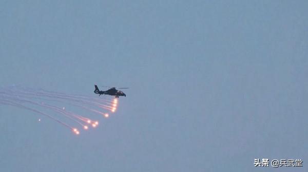 直19可攜帶48枚干擾彈?機身右側4組發射器,堪稱國產版“長弓” 直19可攜帶48枚干擾彈?機身右側4組發射器,堪稱國產版“長弓”