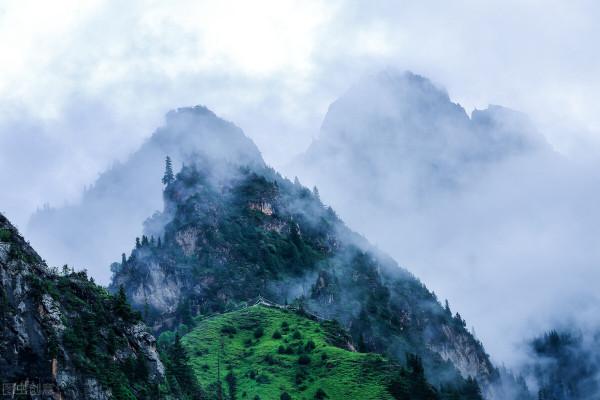 雲霧繚繞大山仙境圖片，唯美的意境，一起感受山水風景的壯美