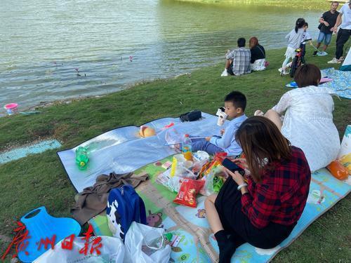 暖陽好時節，秋遊正當時