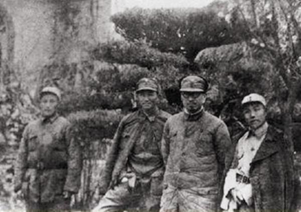 日軍追趕我軍到河邊，羅榮桓不同意拆掉獨木橋，反而順利甩掉敵軍