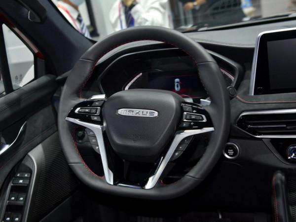 多鎖四驅高底盤,6座設計配置高的SUV,實拍D90 Pro 多鎖四驅高底盤,6座設計配置高的SUV,實拍D90 Pro