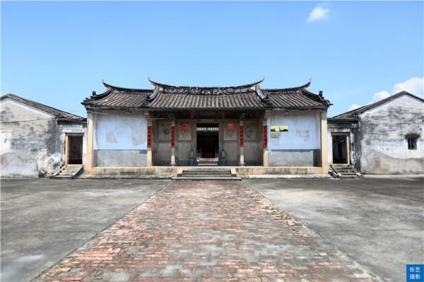 粵東有一座石寨古村落,牆寬4米的“城中城”,固若金湯名不虛傳 粵東有一座石寨古村落,牆寬4米的“城中城”,固若金湯名不虛傳