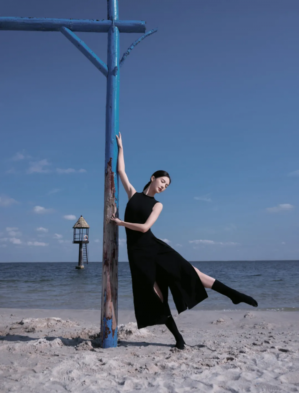 ​金晨光腳跳舞火出圈，又是被她裝到的一天