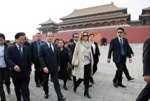 外國總統坐車準備進入故宮，狠人單霽翔：拉閘、關門