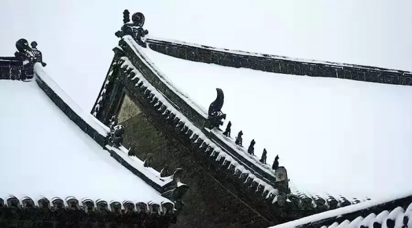 冬至——陰極之至，陽氣始生，日南至，日短之至，日影長之至