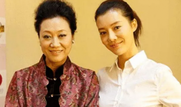 王麗雲：成名路上有淚，堅決不復婚，今女兒也步了她後塵